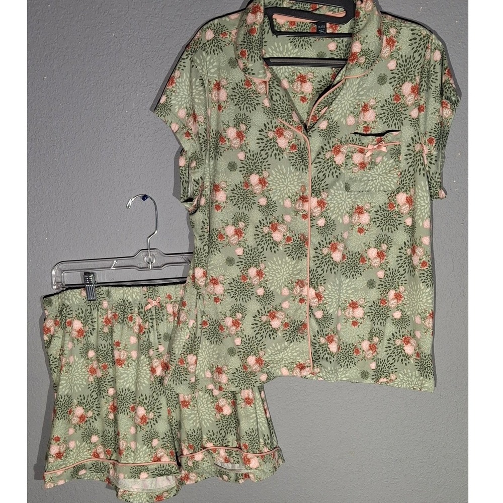 Cynthia Rowley Womens XL Floral Pajama Set Sage Green Short Sleeve Top Shorts
